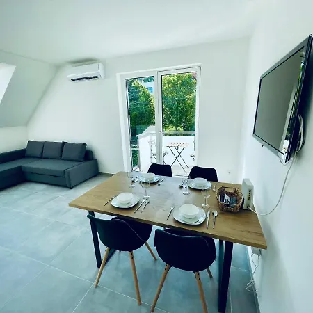 Lena Apartament
