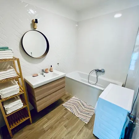 Lena Apartament Balatonalmádi