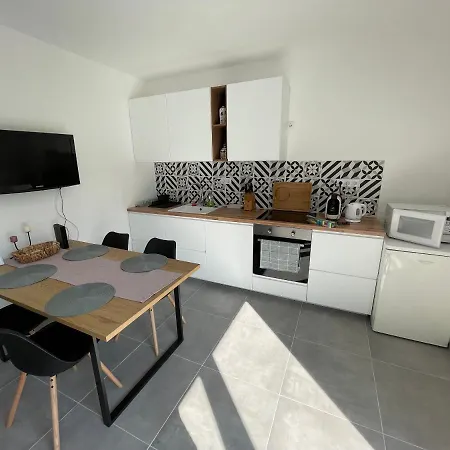 Lena Apartament