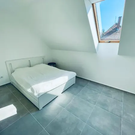 Lena Apartament Balatonalmádi