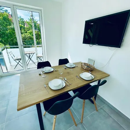 Lena Apartament *