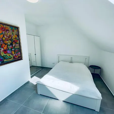 Apartament Lena *